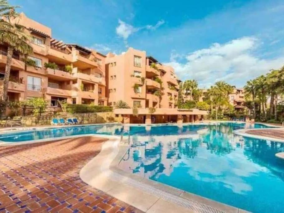 Oleholidays Oasis Junto A Puente * Marbella