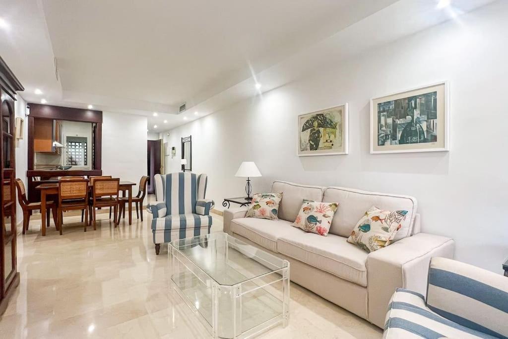 Oleholidays Oasis Junto A Puente * Marbella